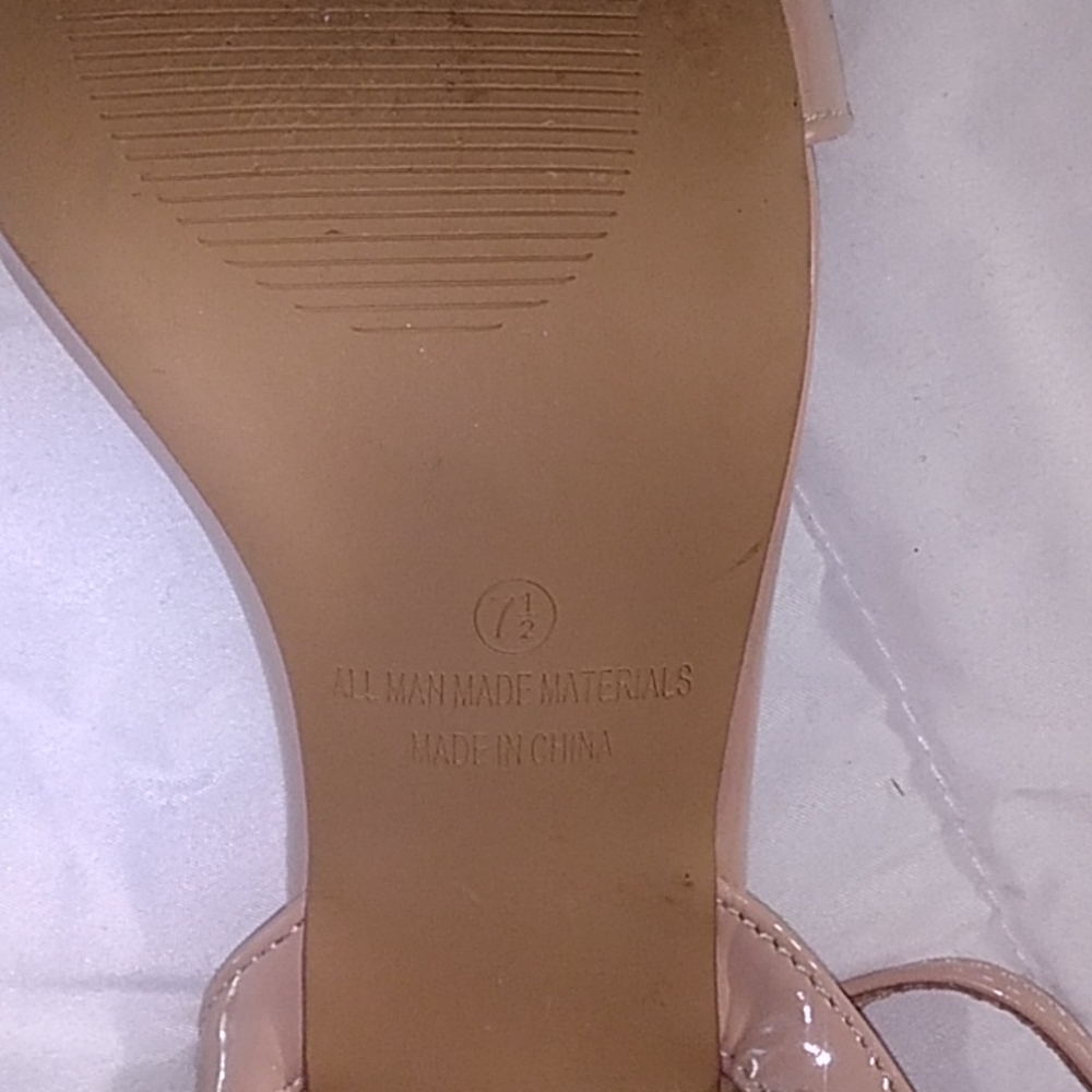 Heels - Picture 2 of 2